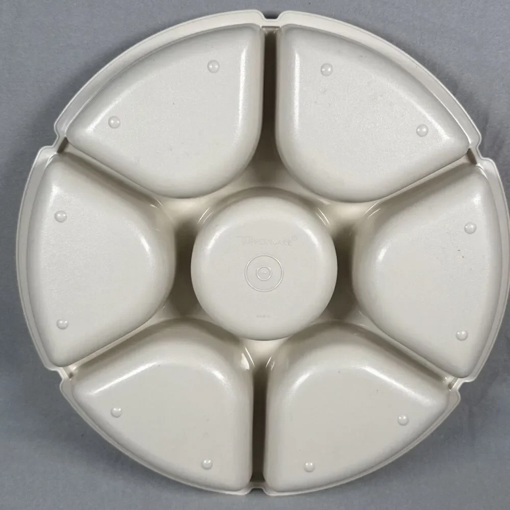 TUPPERWARE Serving Center 6-Part Divided Party Veggie Snack & Dip Tray 1665 1667